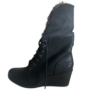 UGG Australia Zea Waterproof Wedge Boots Womens 8 Winterwear Sheepskin Snow Rain